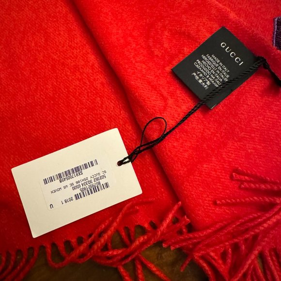 GUCCI RED SEQUIN "GUCCY" SCARF - Picture 8 of 11